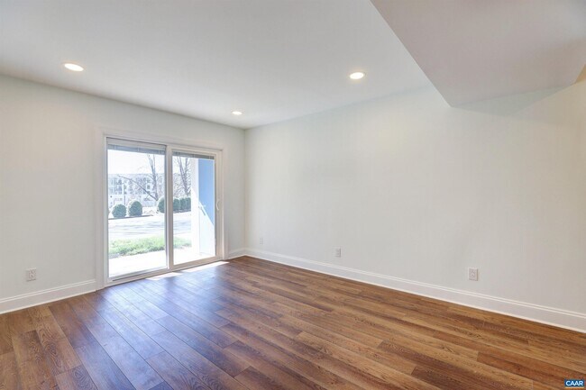 Foto del edificio - 1243 Cedars Ct