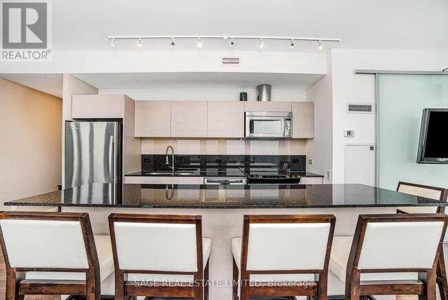 Building Photo - 70 Distillery Lane