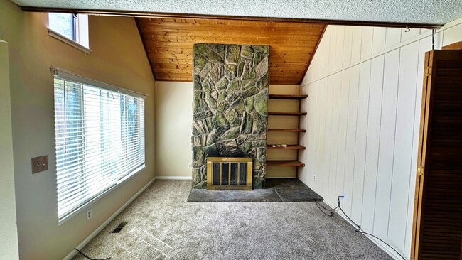 Building Photo - 2 Bed 2 Bath Condo in Strawberry at Heathe...
