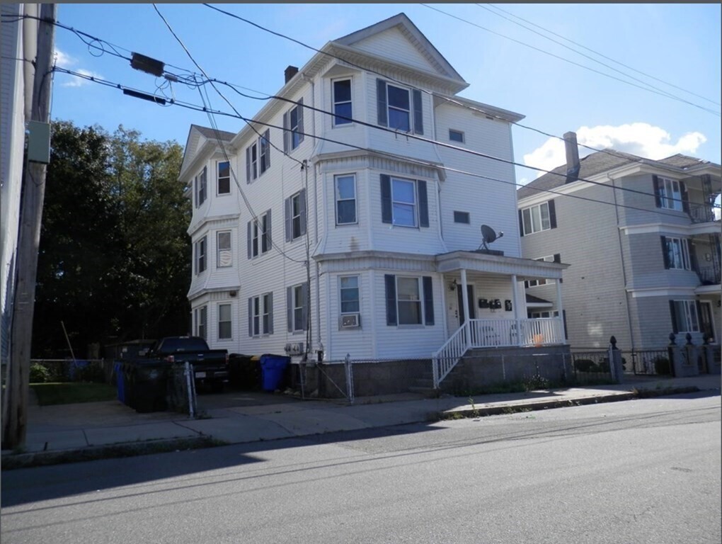54 Vale St Unit 3, Fall River, MA 02724 Room for Rent in Fall River