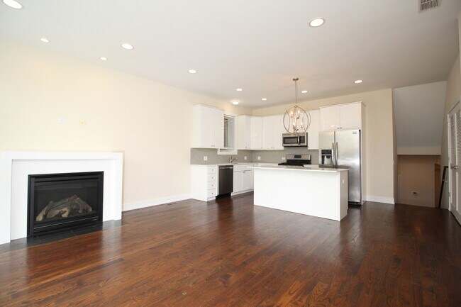 Foto del edificio - 3643 W Montrose Ave