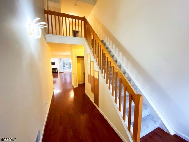 Building Photo - 42 Edgefield Dr