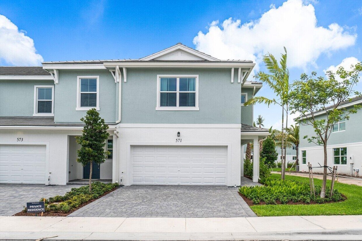 571 Parsons Way, Deerfield Beach, FL 33442 Townhome Rentals in Deerfield Beach FL