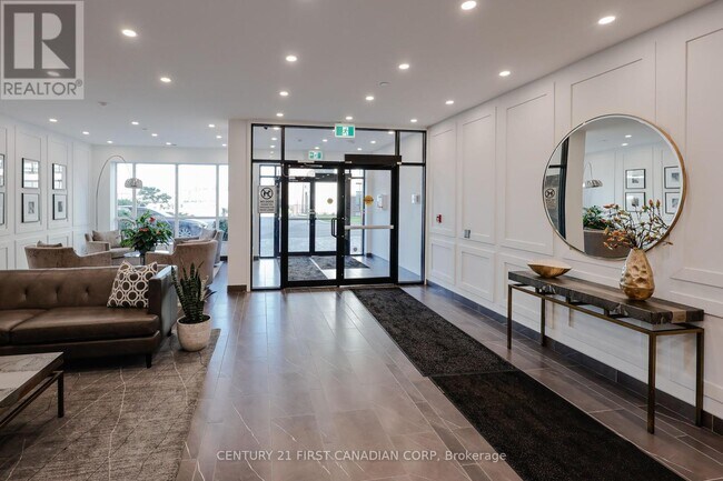 Photo du bâtiment - 460-460 Callaway Rd