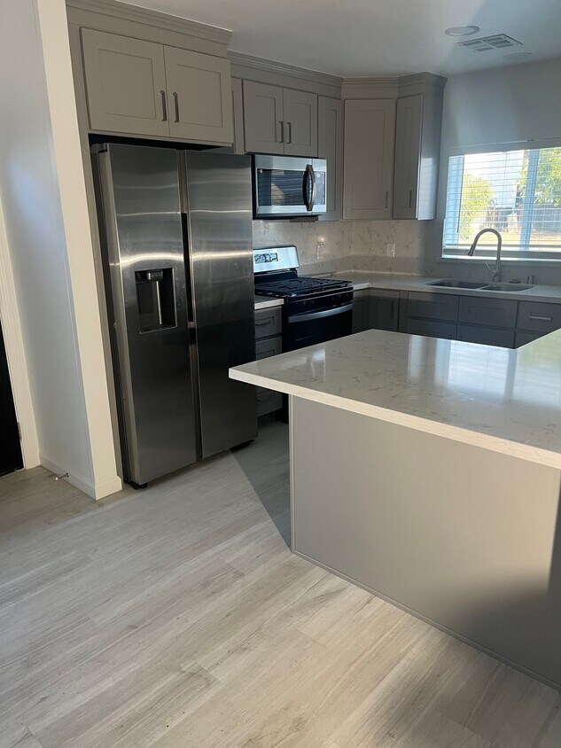 39033 Virginia St, Palmdale, CA 93551 Townhome Rentals in Palmdale CA