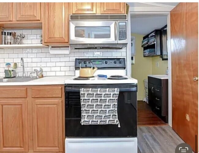 Foto del edificio - 56 S Shore Rd