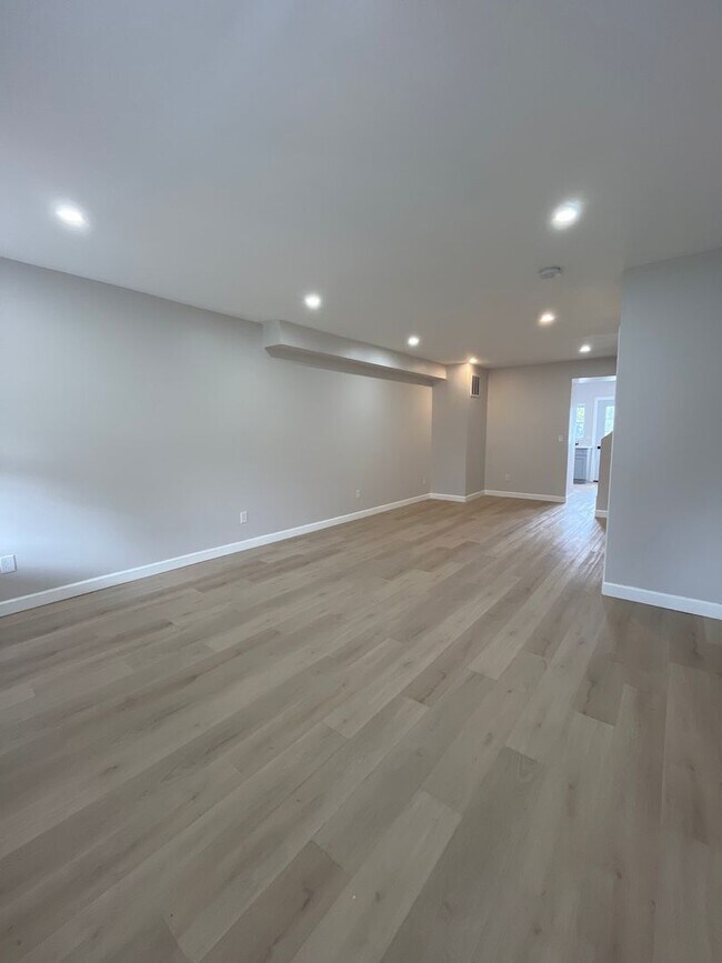 Foto del edificio - A real stunner! The full renovation is the first thing you'll notice..