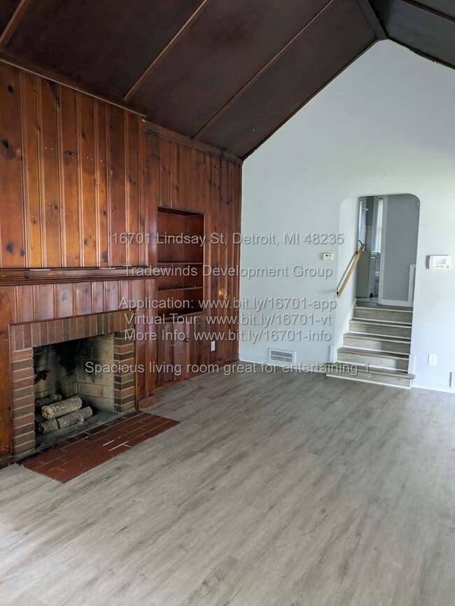 Building Photo - 16701 Lindsay St