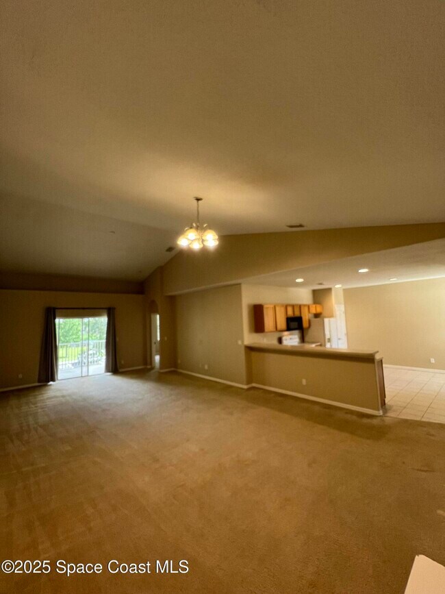 Building Photo - 1040 Venetian Dr