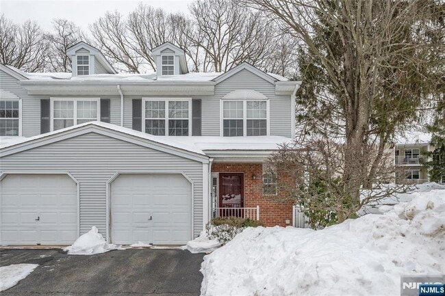 Building Photo - 63 Hickory Way