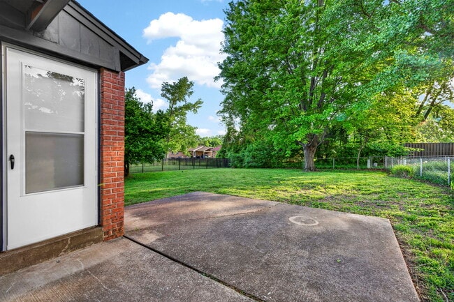 Building Photo - 2246 Bensonhurst Dr