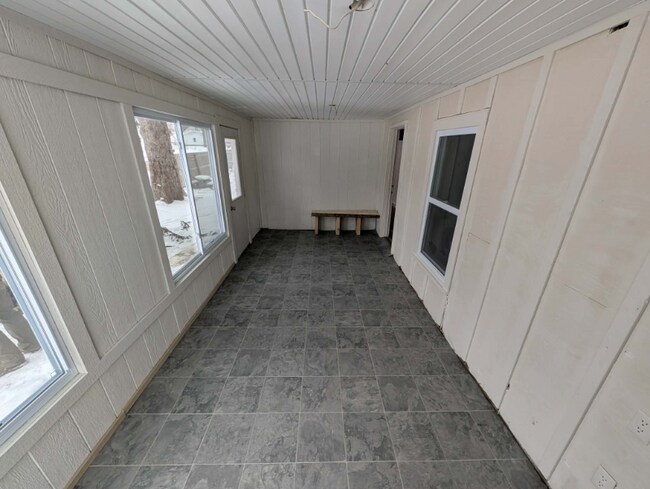 Building Photo - 181 W 2nd St