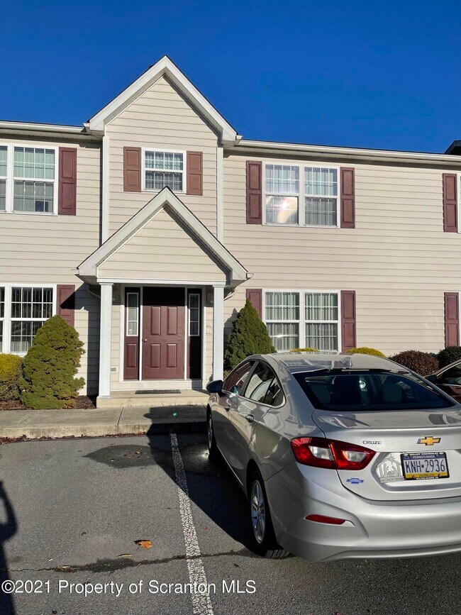 Building Photo - 261 Elm St