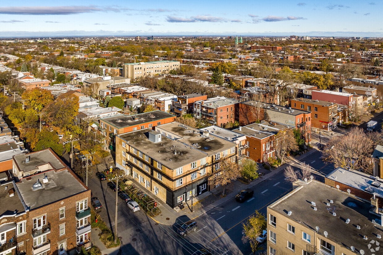 Aerial Photo - 2205-2215 Boul Rosemont