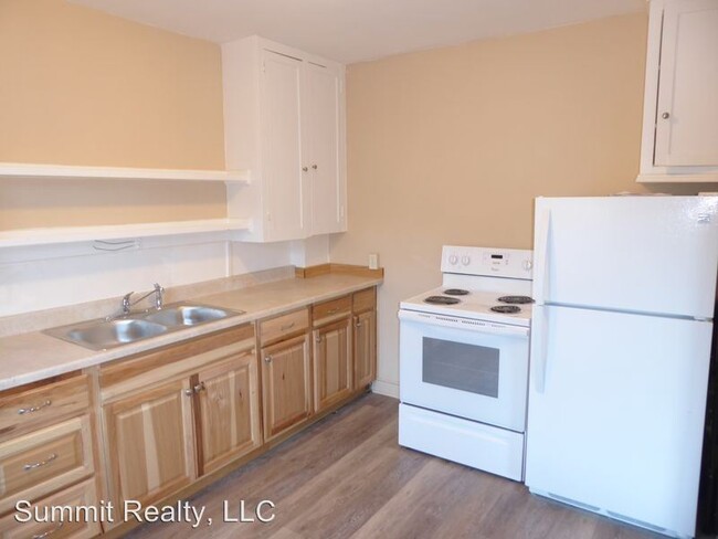 Building Photo - 419 2nd St