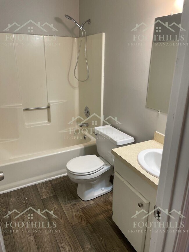 Foto del edificio - 104 Woodland Dr