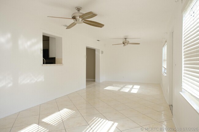 Foto del edificio - 980 Woodland Ave