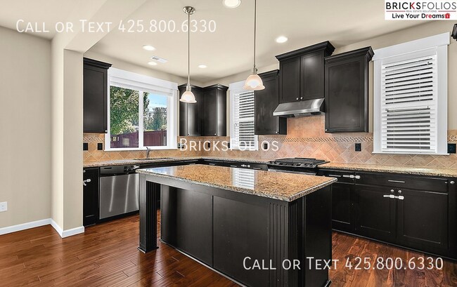 Foto del edificio - 814 Mount Baker Pl NE