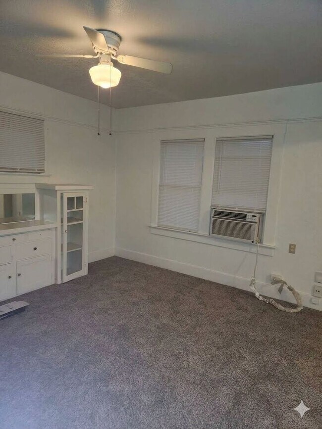 Foto del edificio - Charming 2 Bedroom 1 bathroom Downtown Modesto Home