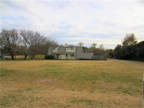 Building Photo - 206 Solar Way