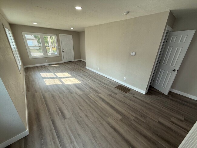 Foto del edificio - 1335-1335 W Mt Vernon St