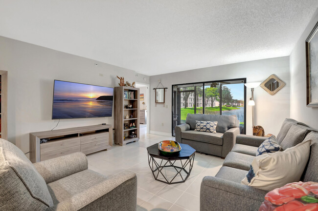 Building Photo - 6269 Pointe Regal Cir