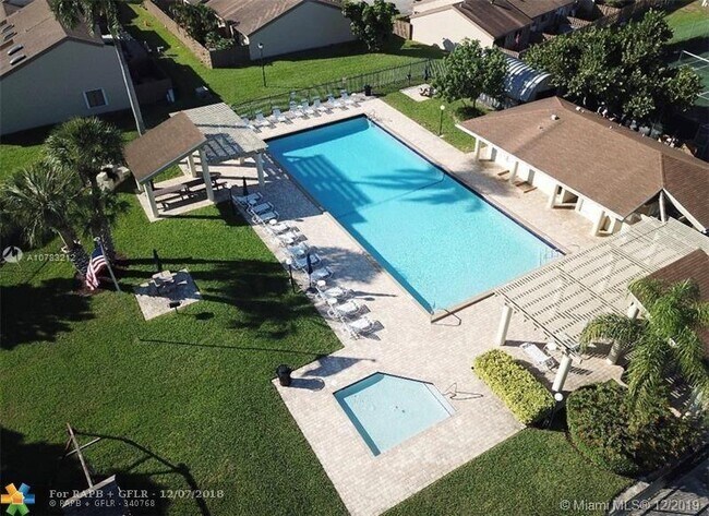 Foto del edificio - 8111 SW 24th St