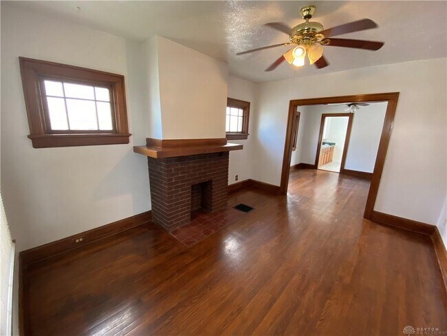 Building Photo - 132 Oaklawn Ave