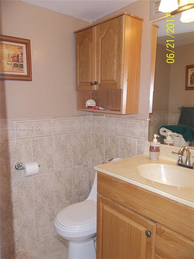 Foto del edificio - 801 Three Islands Boulevard