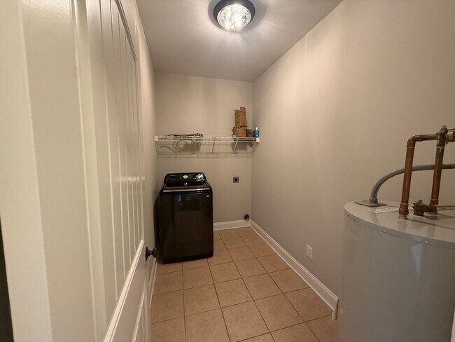 Building Photo - 1273 Aubie Dr