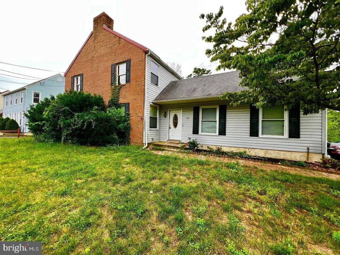 Primary Photo - 649 Jarvis Rd