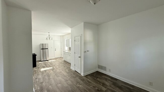 Building Photo - 8438 S Baltimore Ave