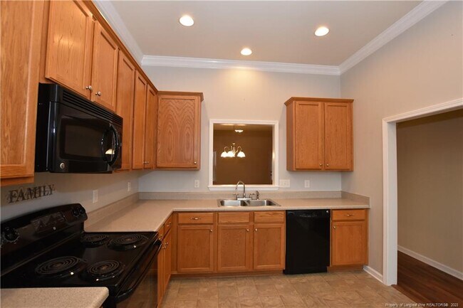 Building Photo - 841 Golden Horseshoe Ln