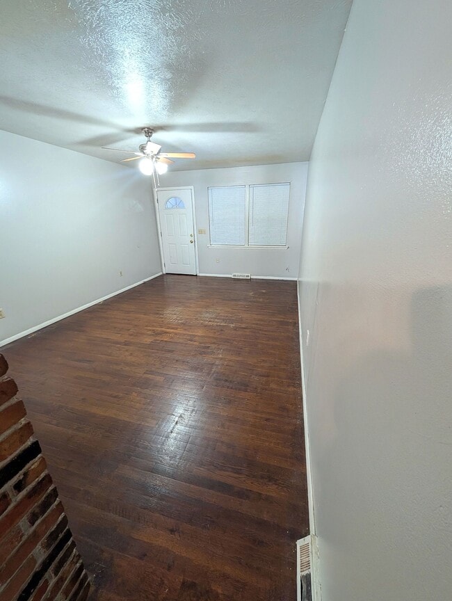 Building Photo - 2044 S Barcliff Ave