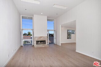 Building Photo - 5350 White Oak Ave