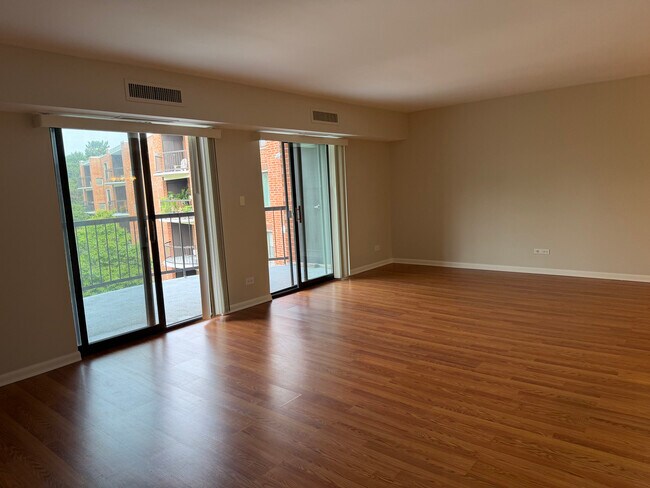 Foto del edificio - 1415 E Central Rd