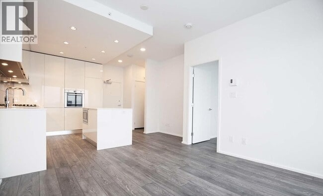 Building Photo - 4650 Brentwood Blvd