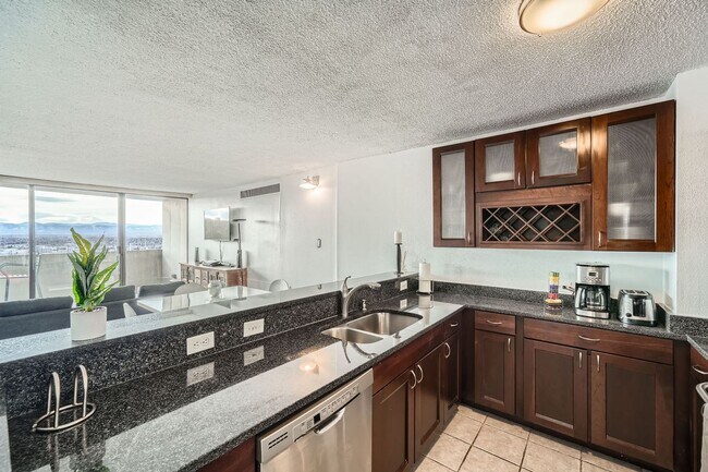 Building Photo - Downtown Denver Furnished 1 BDR w/ Rooftop...