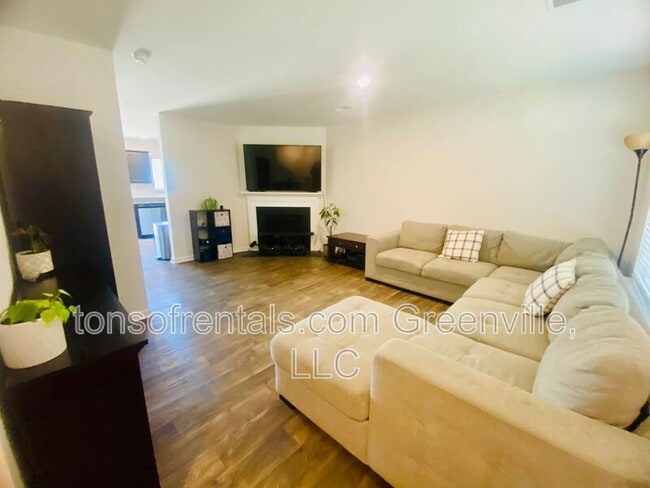 Building Photo - 255 Millen Dr