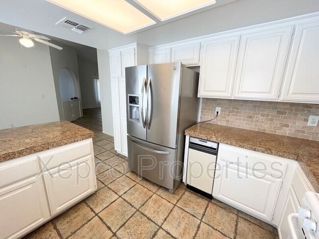 Building Photo - 68385 Encinitas Rd