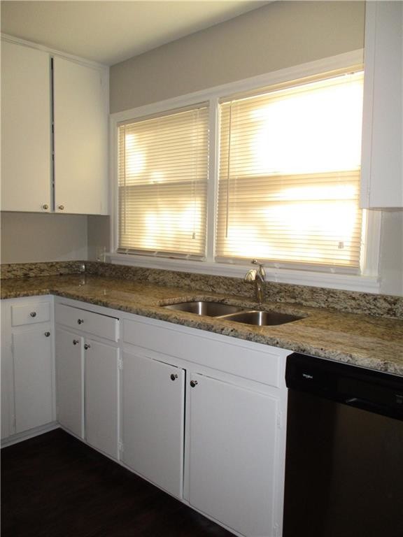 Foto del edificio - 4211 Summit Ridge Dr