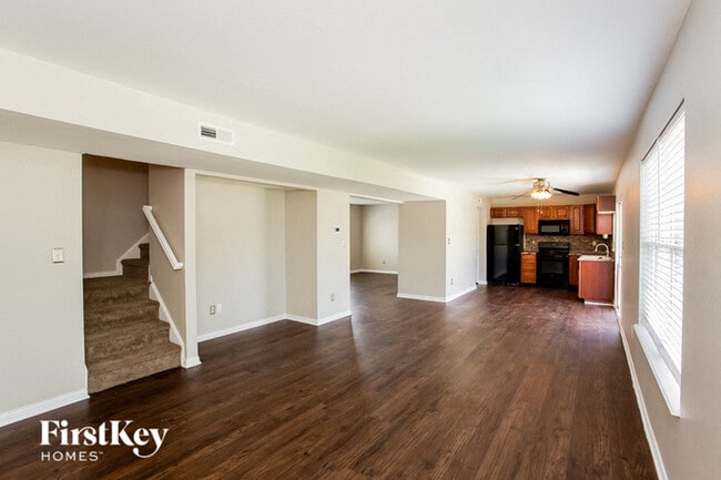 Building Photo - 2814 Rothe Ln
