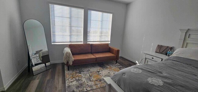 Foto del edificio - 4806 S 118th Ave