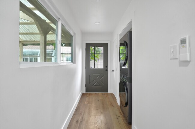 Entrance - 4323 Marlborough Dr