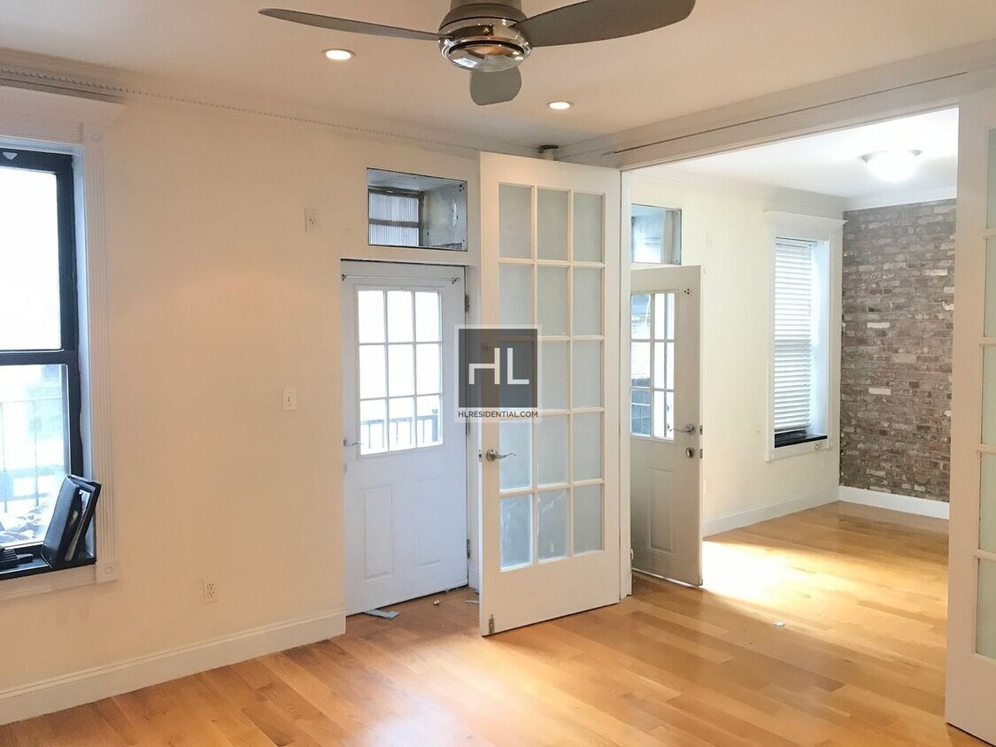 Foto principal - East 18th Street