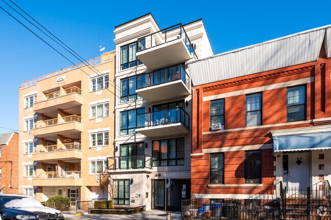 Building Photo - 23-29 30th Dr
