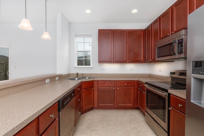 Building Photo - Spacious Condo in Spence Crossing