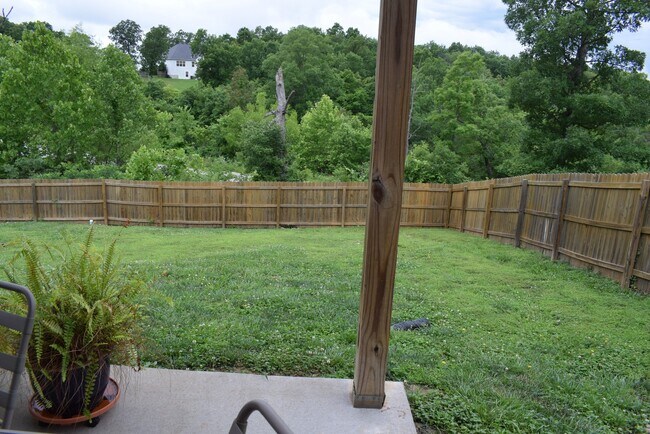 Building Photo - Mountain Views, Modern Touches – 5 Bed Bea...