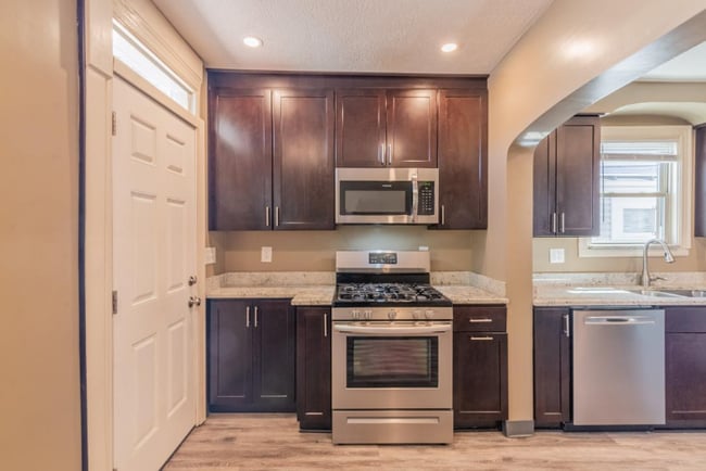 Building Photo - 732 E Mithoff St