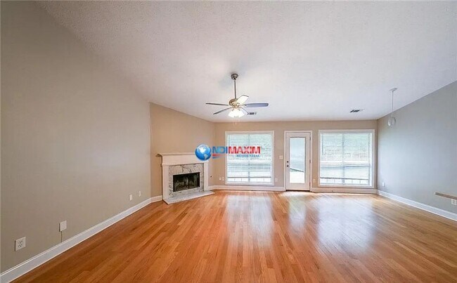 Foto del edificio - Nice ranch in the COLLINS HILL cluster in ...